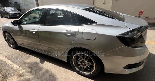 Honda Civic 2018 Silver