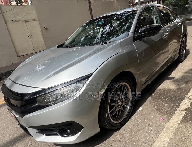 Honda Civic 2018 Silver