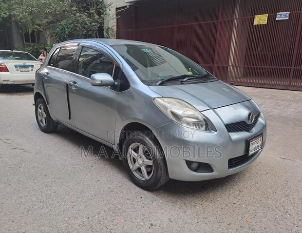 Toyota Vitz 2010 Gray