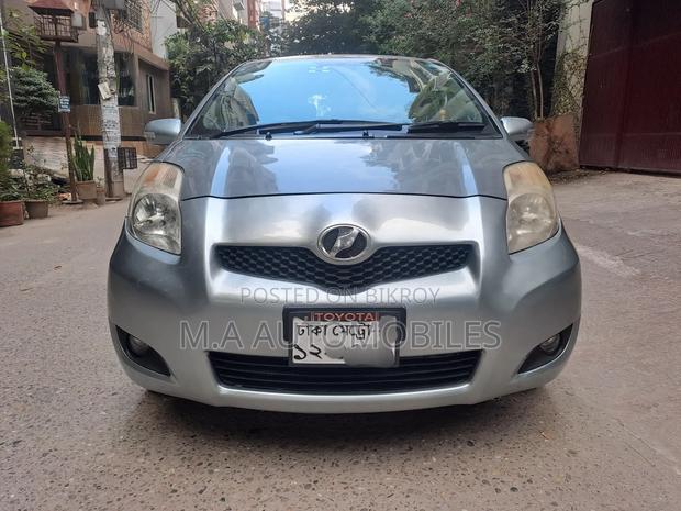 Toyota Vitz 2010 Gray
