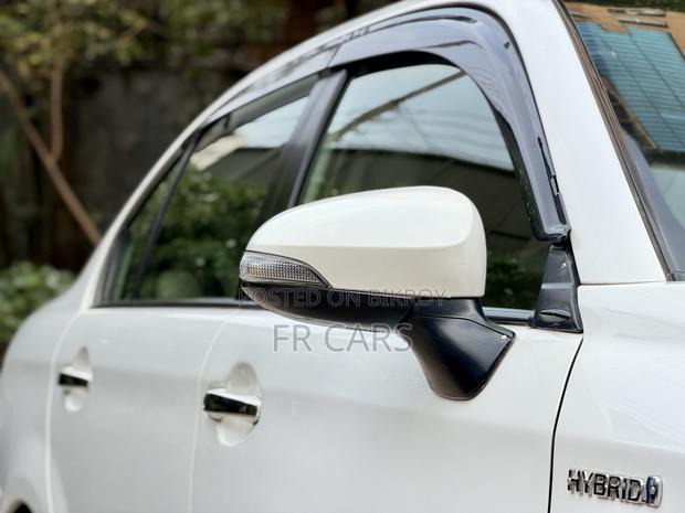 Toyota Axio 1.5 Hybrid 2WD 2017 White