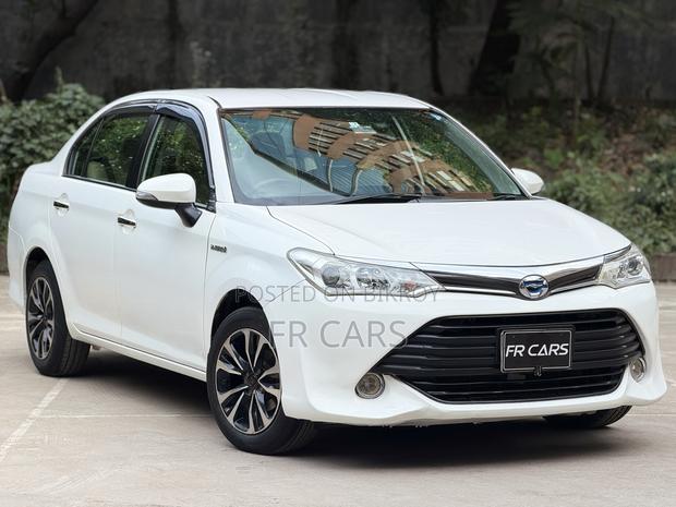 Toyota Axio 1.5 Hybrid 2WD 2017 White