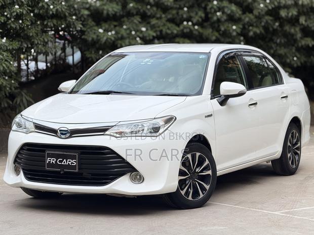 Toyota Axio 1.5 Hybrid 2WD 2017 White
