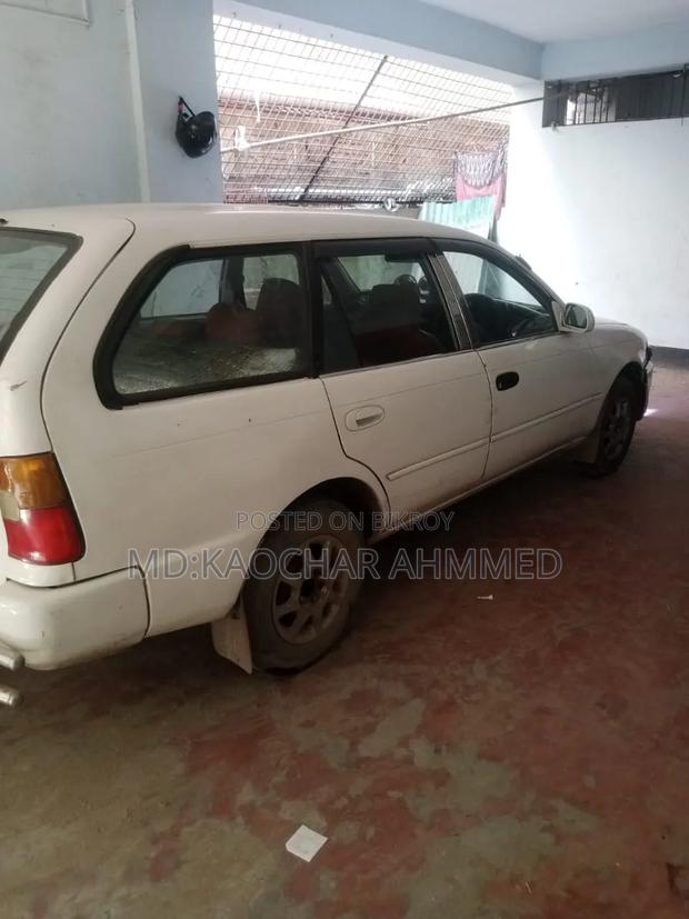 Toyota Corolla 2000 White