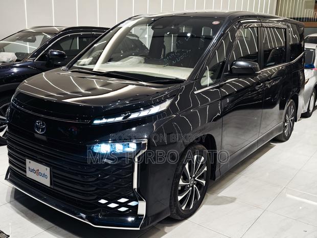 Toyota Voxy 2022 Black