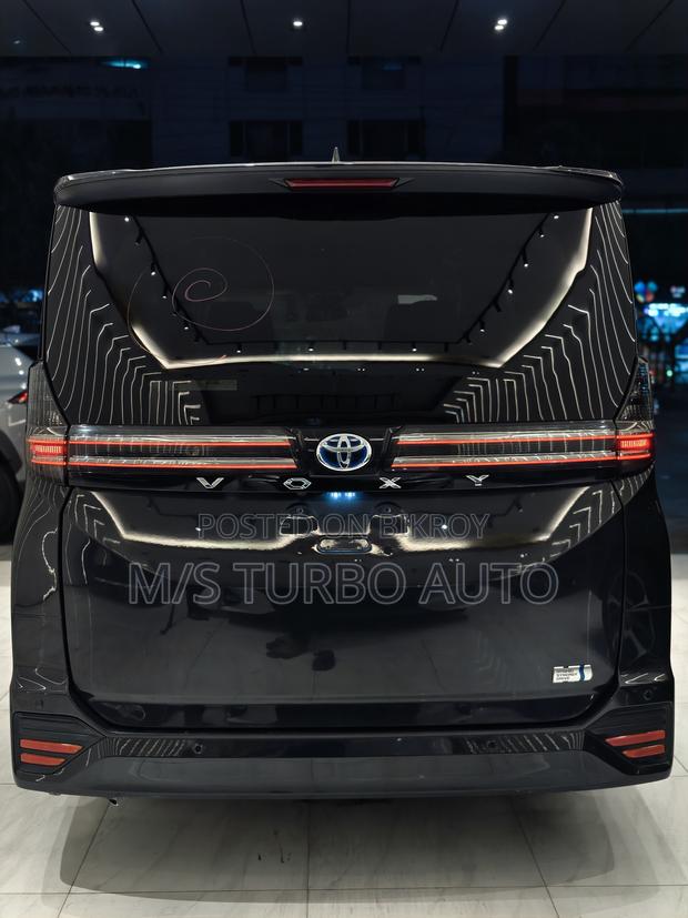 Toyota Voxy 2022 Black