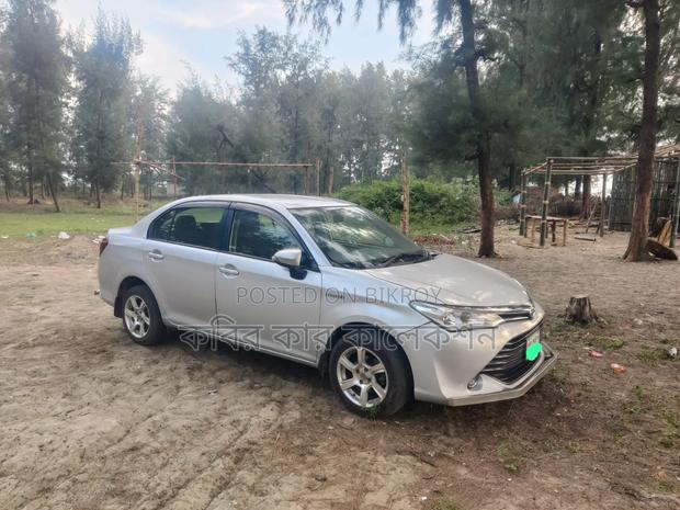 Toyota Axio 2017 Silver