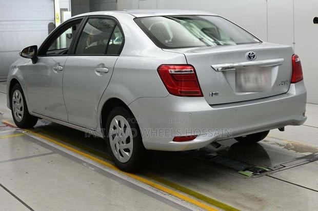 Toyota Axio 2021 Silver