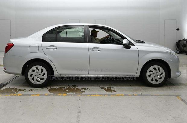 Toyota Axio 2021 Silver