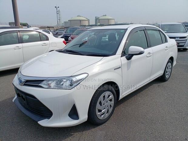 Toyota Axio 2021 White