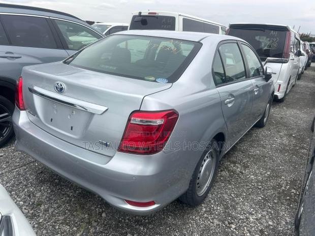 Toyota Axio 2021 Silver