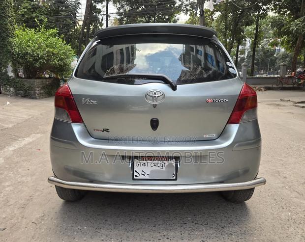 Toyota Vitz 2010 Gray