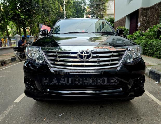 Toyota Fortuner 2013 Black