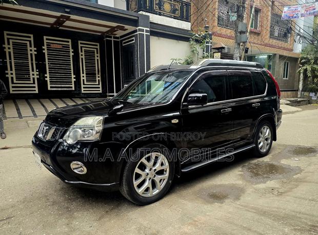 Nissan X-Trail 2.5 Petrol 4x4 SE 2012 Black