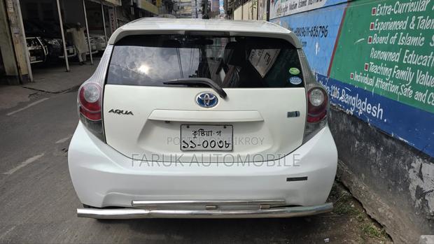 Toyota Aqua 2012 Pearl