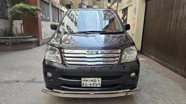 Toyota Noah 2.0 FWD (8 Seater) 2001 Black