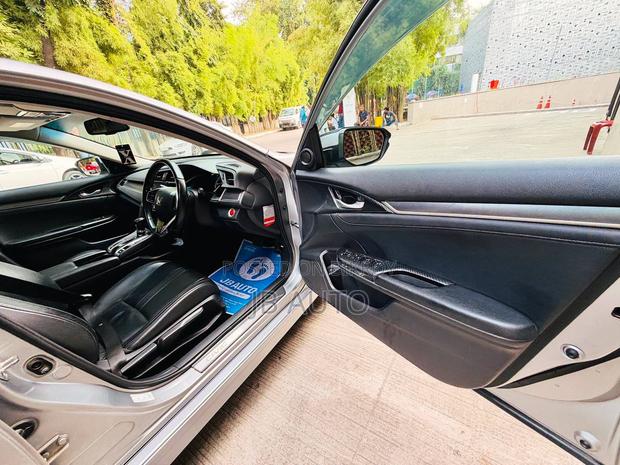 Honda Civic 2018 Gray