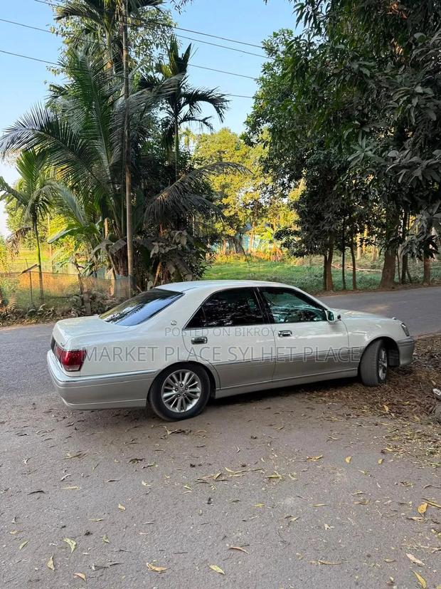 Toyota Crown 2002 Pearl