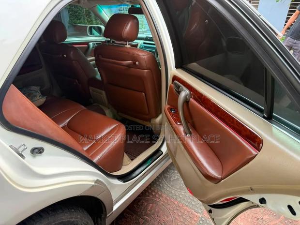 Toyota Crown 2002 Pearl