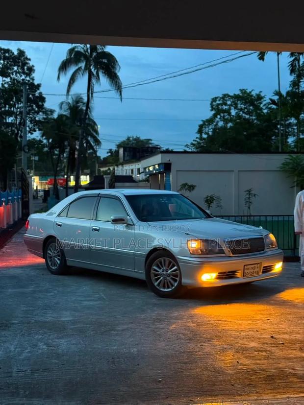 Toyota Crown 2002 Pearl