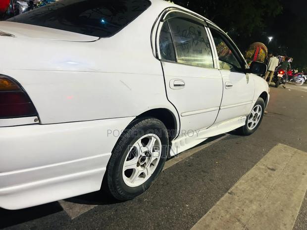 Toyota Corolla 1992 White