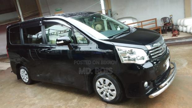 Toyota Noah 2.0 143hp FWD (7 Seater) 2013 Black