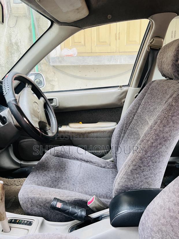 Toyota Corolla Sedan 2003 White