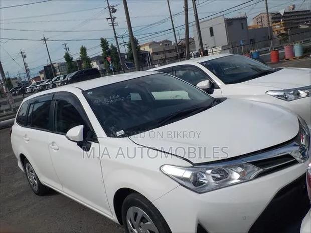 Toyota Corolla Fielder 1.5 Hybrid FWD 2021 White