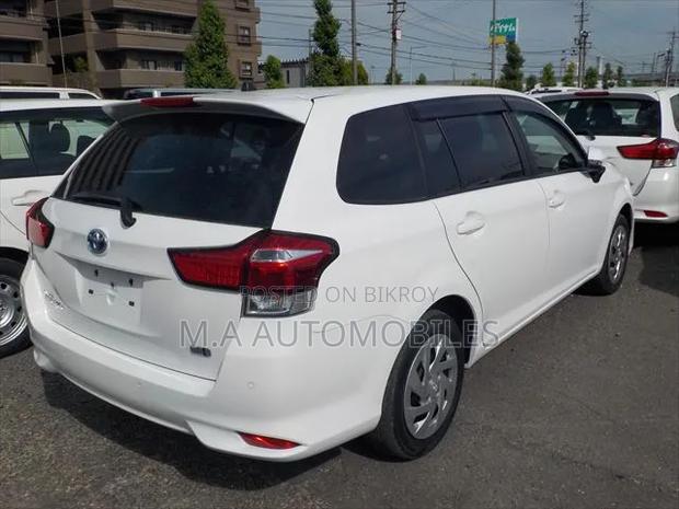 Toyota Corolla Fielder 1.5 Hybrid FWD 2021 White
