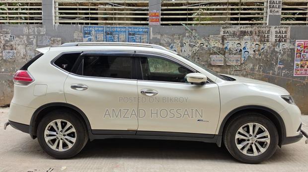 Nissan X-Trail 2.0 Hybrid FWD 2016 Pearl
