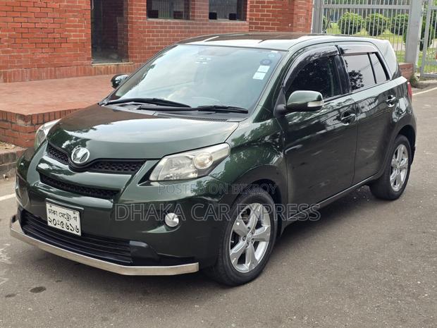 Toyota IST 2010 Green
