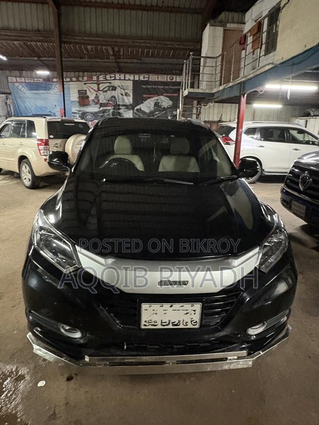 Honda Vezel 1.5 Hybrid 2WD 2016 Black