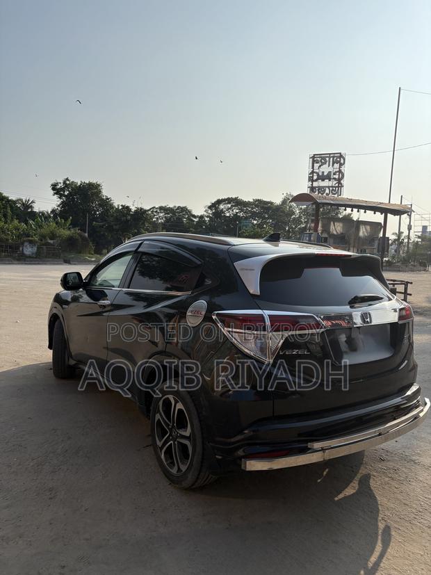 Honda Vezel 1.5 Hybrid 2WD 2016 Black