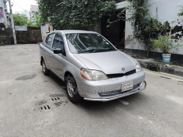 Toyota Platz 2001 Silver