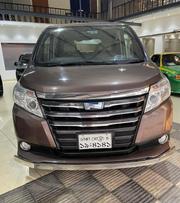 Toyota Noah 1.8 FWD Hybrid (7 seater) 2014 for sale
