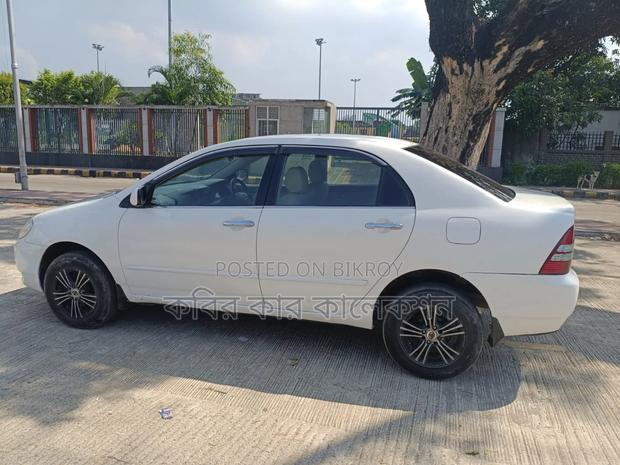 Toyota Corolla 2003 White