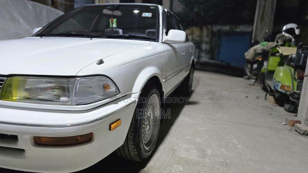 Toyota Corolla 1991 White
