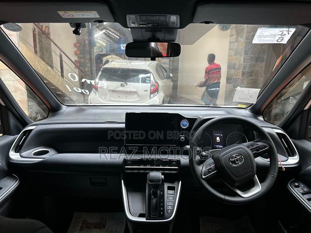 Toyota Noah SG PKG PEARL / 2022