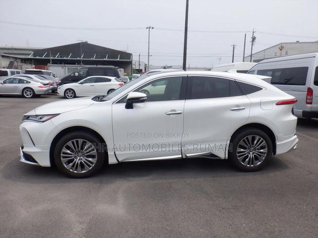 Toyota Harrier 2021