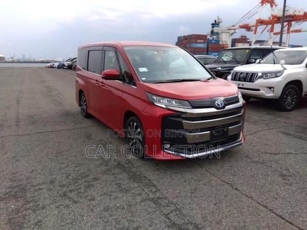 Toyota Voxy S-G 2022