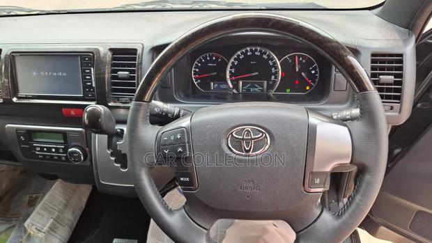 Toyota Hiace Super GL Dark Prime 2020