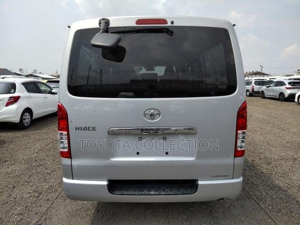 Toyota Hiace GL DUAL AC ORIGINAL 2020