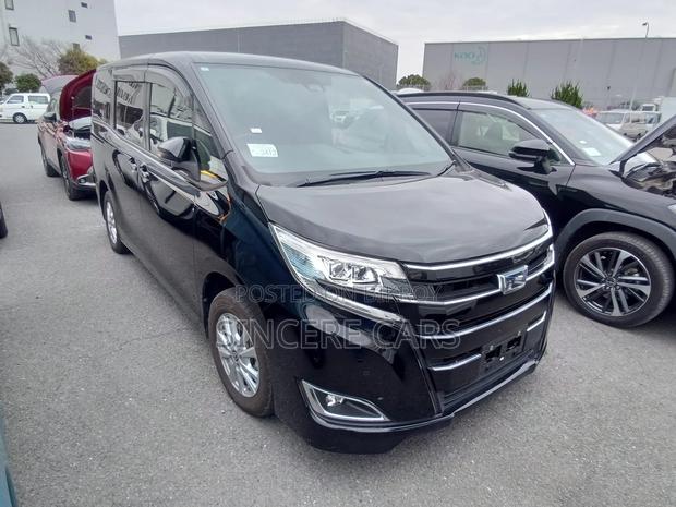 Toyota Noah G PKG HYB 2021