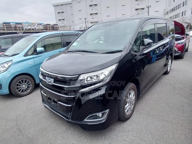 Toyota Noah G PKG HYB 2021