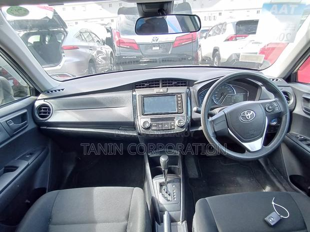Toyota Axio Hybrid EX 2022