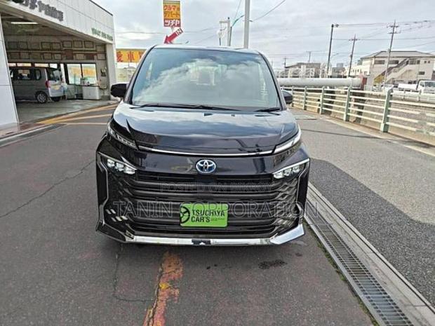 Toyota Voxy Hybrid S-Z Full Opn 2023