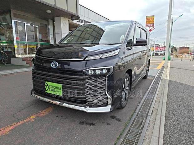 Toyota Voxy Hybrid S-Z Full Opn 2023