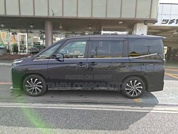 Toyota Voxy Hybrid S-Z Full Opn 2023