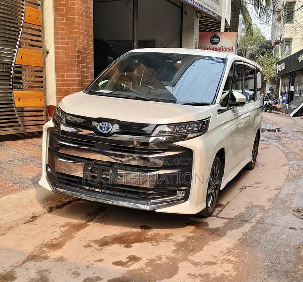 Toyota Noah HV PUSH 2 DOOR POWER 2022