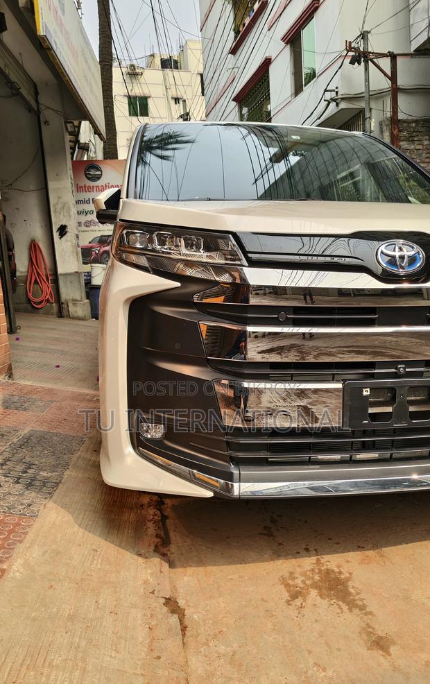 Toyota Noah HV PUSH 2 DOOR POWER 2022